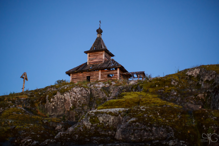 Церковь на Есусарет, декорация к фильму